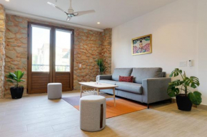 Monochrome 2BR in Casco Viejo